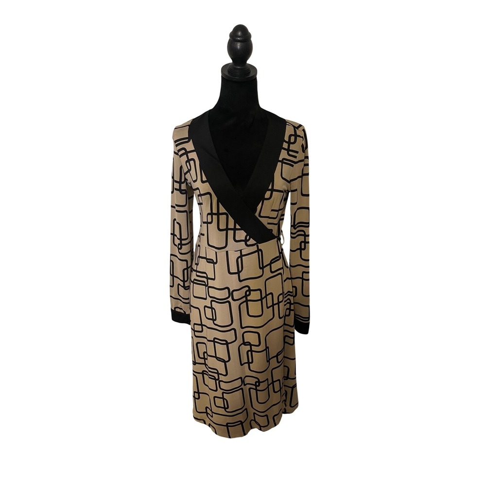 BCBGMAXAZRIA Y2K Black Geometric‎ Print Long Sleeve Dress, V-Neck, Size S